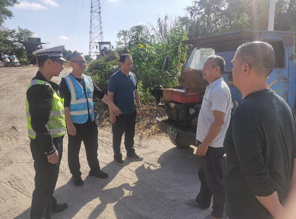 多措并举，合力推进上道路行驶拖拉机治理工作