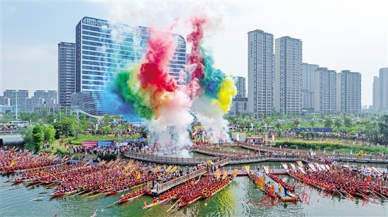 我市百艘龙舟巡游木兰溪活动启动